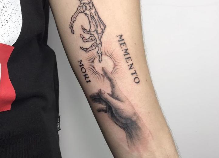 Значение тату «memento mori» для девушек и парней