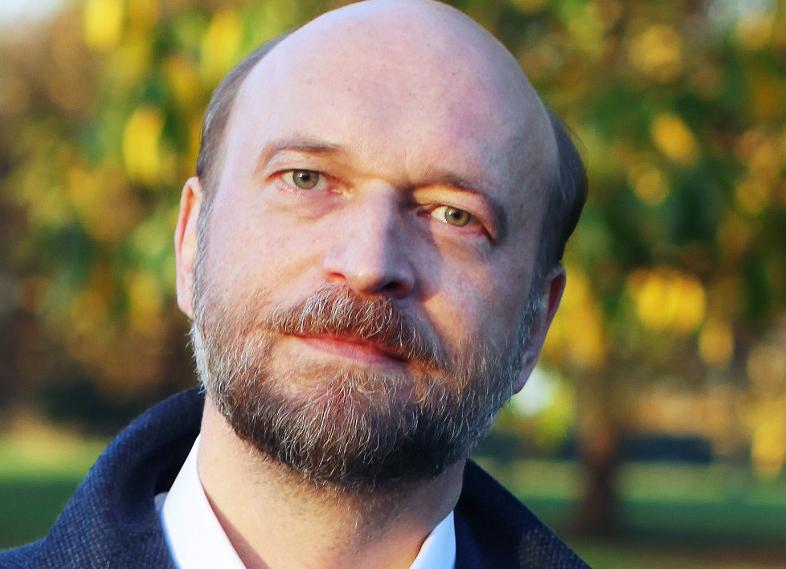 Бывший друг путина, скрывающийся во франции, выложил фото из семейного архива, подтвердив, что тихонова и воронцова