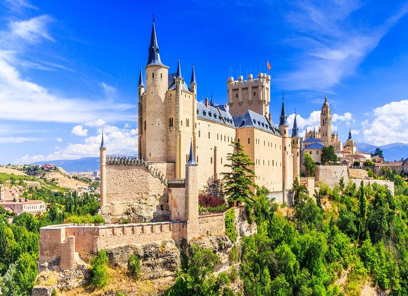 Самые старые замки в мире: 8 древнейших сооружений
